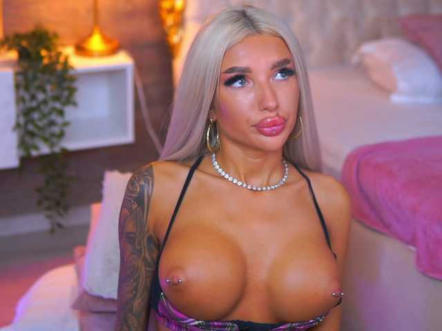 JuicyJessye live cam on BongaCams