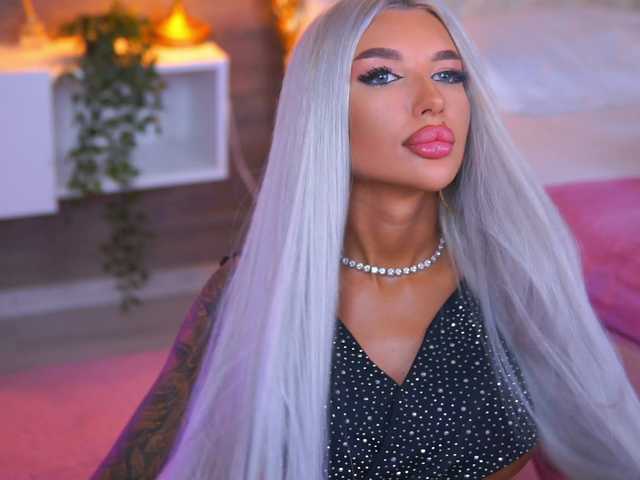 JuicyJessye live cam on BongaCams