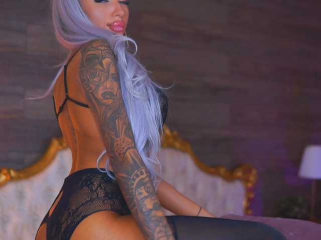 JuicyJessye live cam on BongaCams