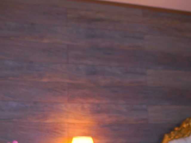 JuicyJessye live webcam show