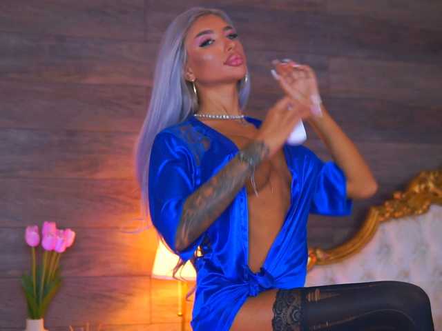JuicyJessye live cam on BongaCams