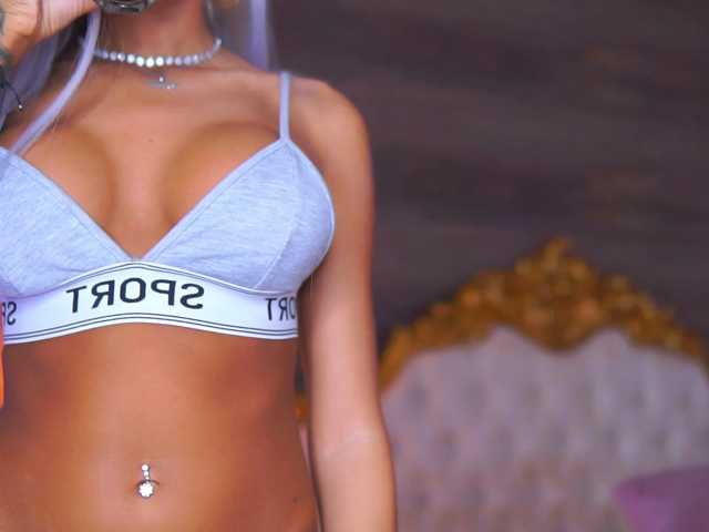 JuicyJessye live cam on BongaCams