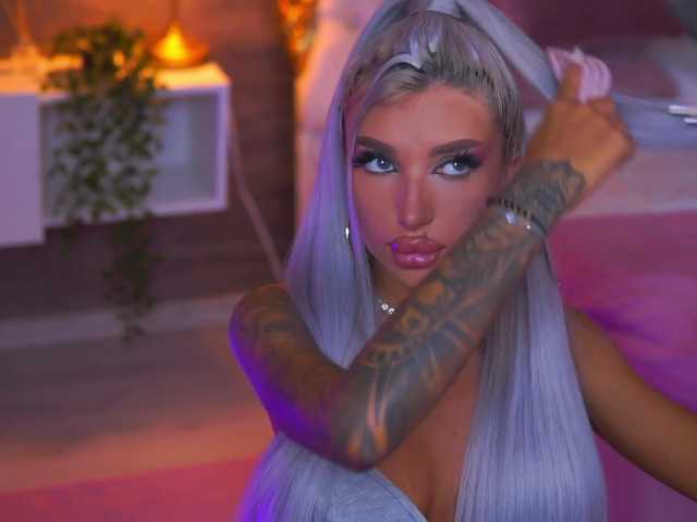 JuicyJessye live cam on BongaCams