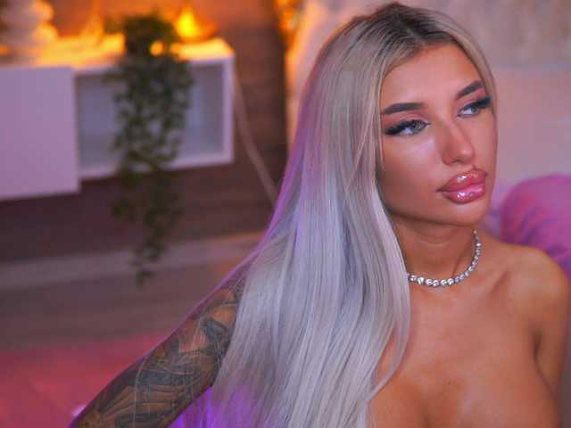 juicyjessye cam belle