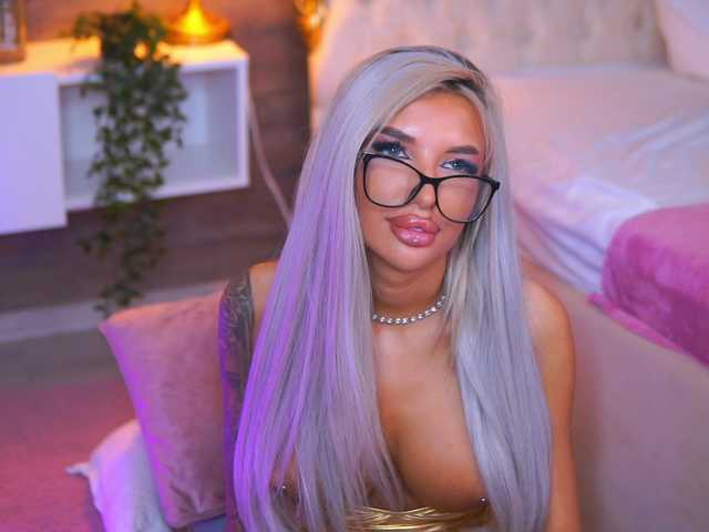 JuicyJessye live cam on BongaCams