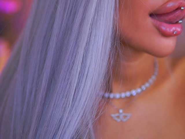 JuicyJessye live cam on BongaCams