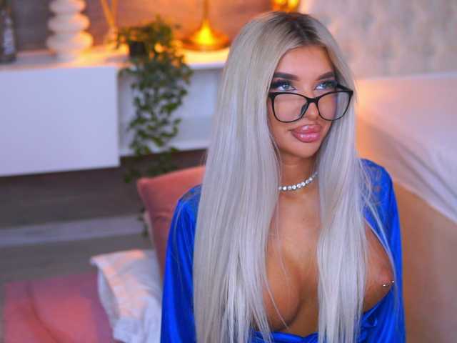 JuicyJessye live cam on BongaCams