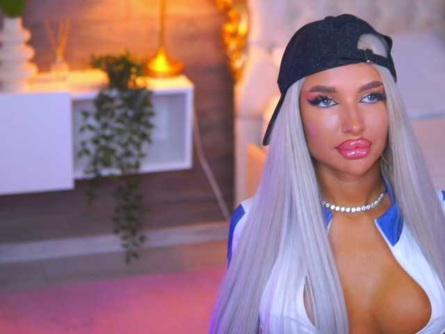 JuicyJessye live cam on BongaCams