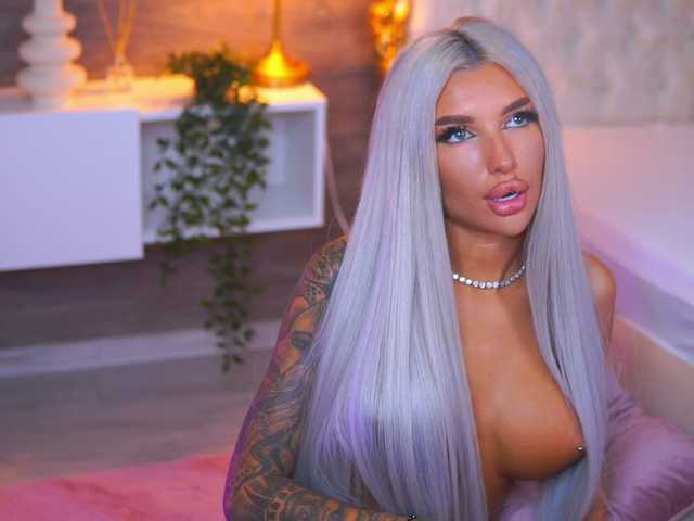 JuicyJessye live cam on BongaCams