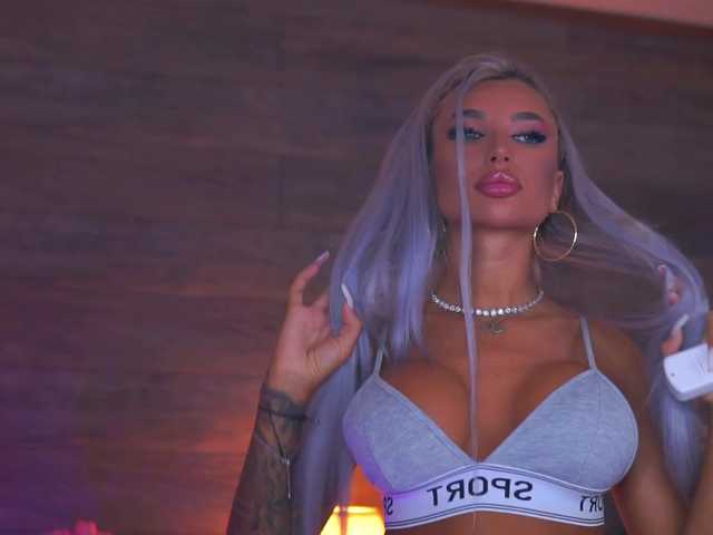 JuicyJessye live cam on BongaCams