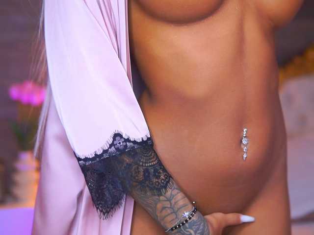 JuicyJessye live cam on BongaCams