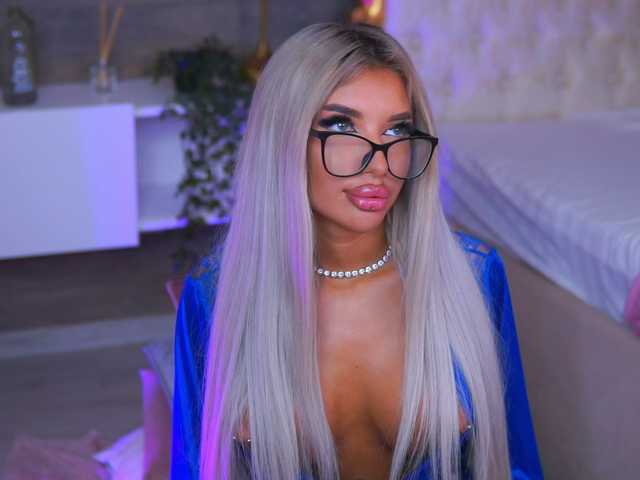 JuicyJessye live cam on BongaCams