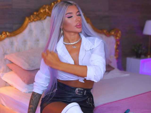 JuicyJessye live cam on BongaCams
