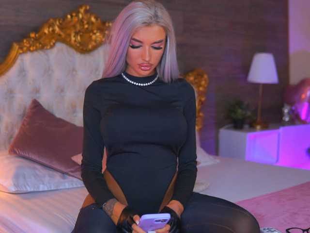 JuicyJessye live cam on BongaCams