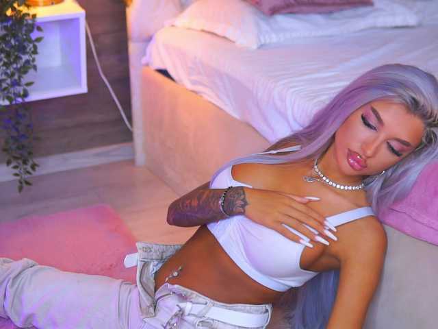 JuicyJessye live cam on BongaCams