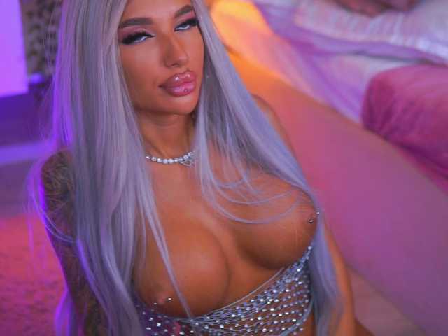 JuicyJessye live cam on BongaCams