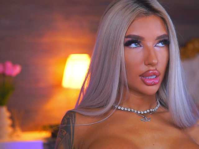 JuicyJessye live cam on BongaCams