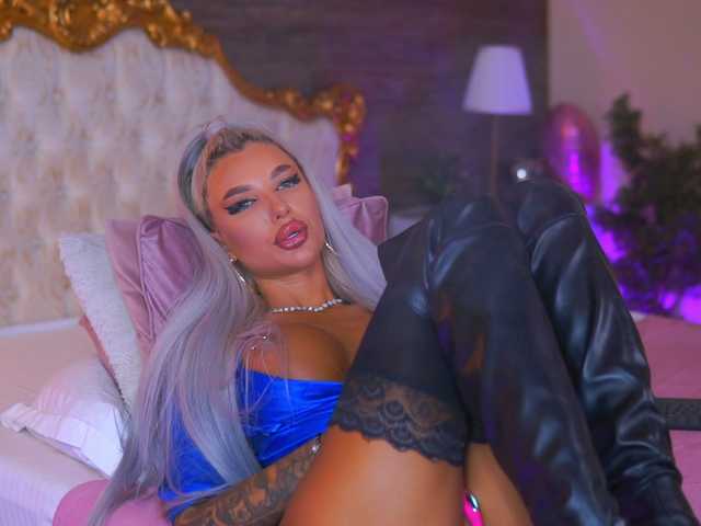 JuicyJessye live cam on BongaCams