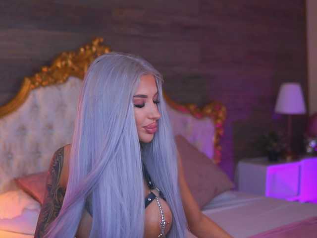 JuicyJessye's BongaCams show and profile