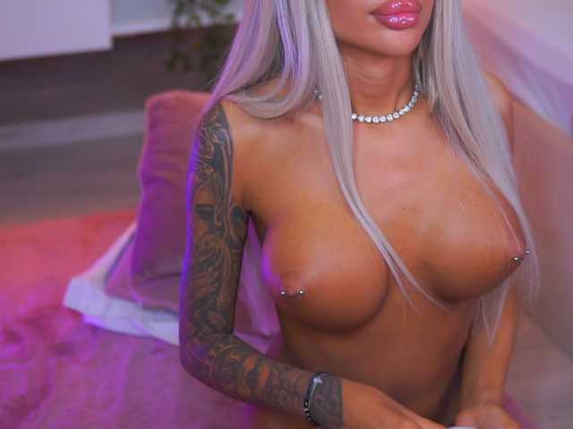 JuicyJessye live cam on BongaCams