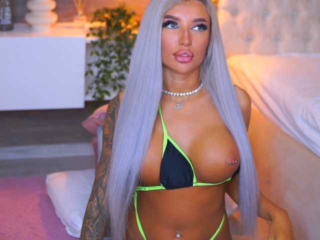 JuicyJessye live cam on BongaCams