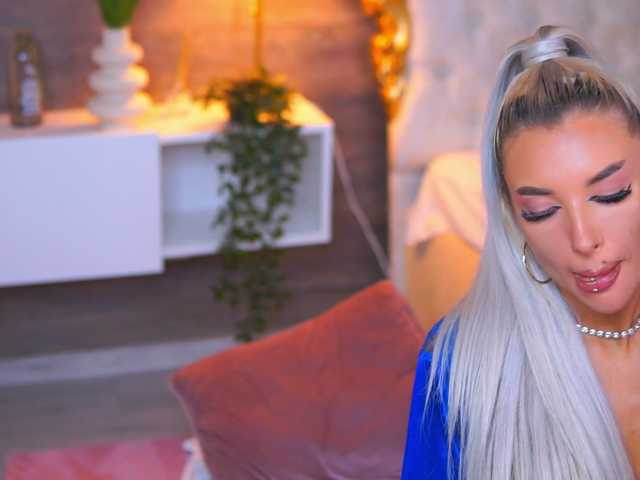JuicyJessye live cam on BongaCams