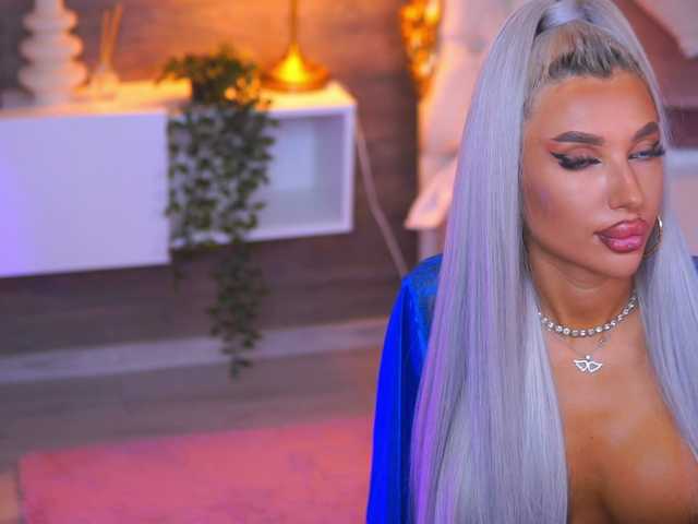 JuicyJessye live cam on BongaCams
