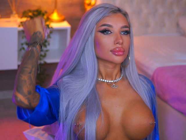 JuicyJessye live cam on BongaCams