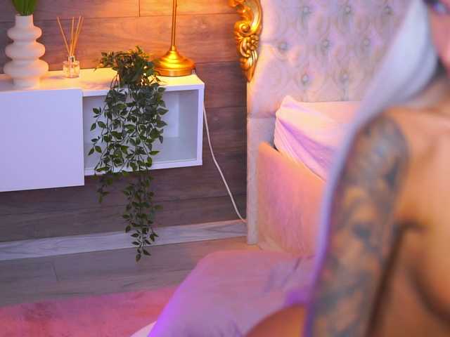 Live трансляция JuicyJessye - slutnetki.online