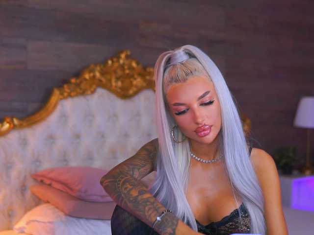 JuicyJessye live cam on BongaCams