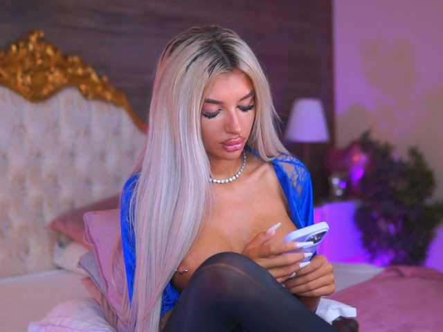 juicyjessye cam belle