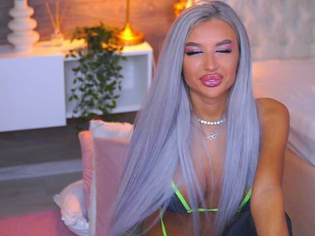 JuicyJessye live cam on BongaCams