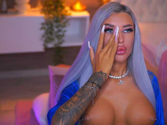 JuicyJessye live cam