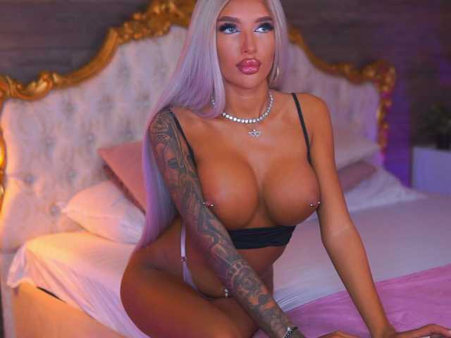 JuicyJessye live cam on BongaCams