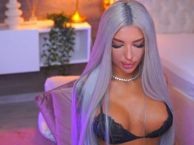 JuicyJessye live cam on BongaCams