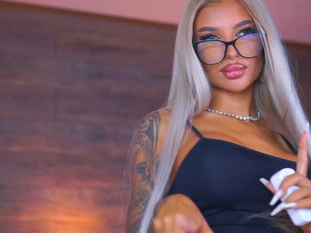 JuicyJessye live cam on BongaCams