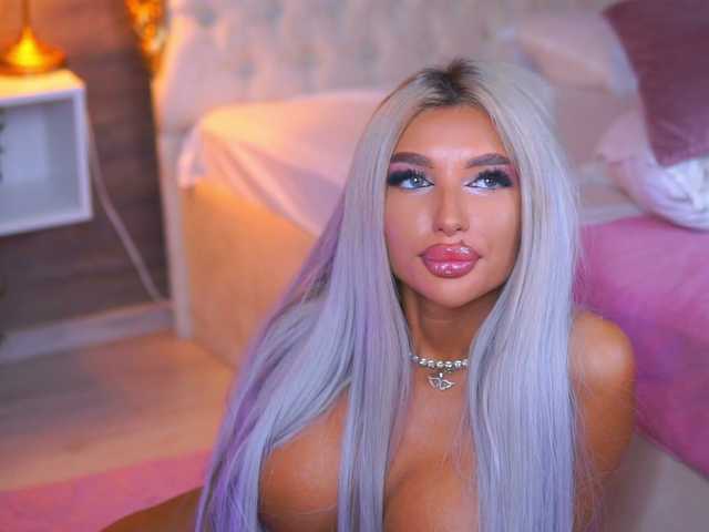 JuicyJessye live cam on BongaCams