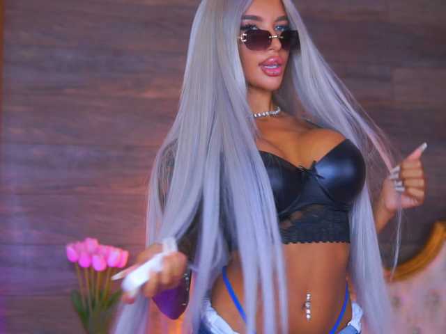 JuicyJessye live cam on BongaCams
