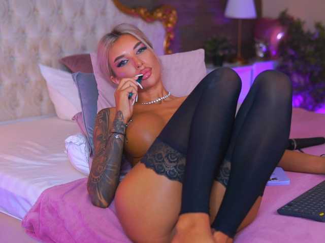JuicyJessye live cam