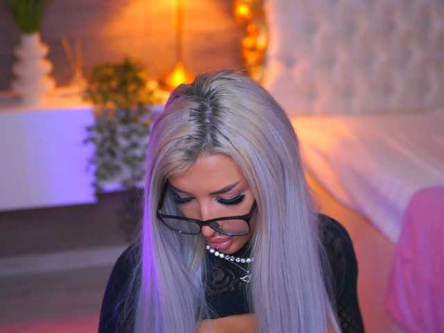 JuicyJessye live cam on BongaCams