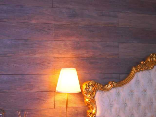 JuicyJessye's BongaCams show and profile