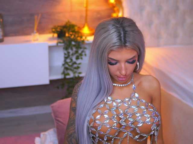 juicyjessye cam belle