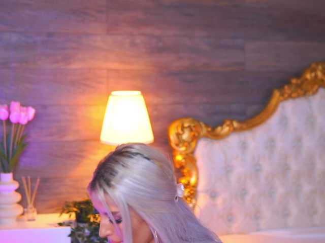 JuicyJessye live cam on BongaCams