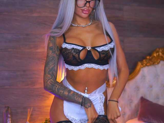 JuicyJessye live cam on BongaCams