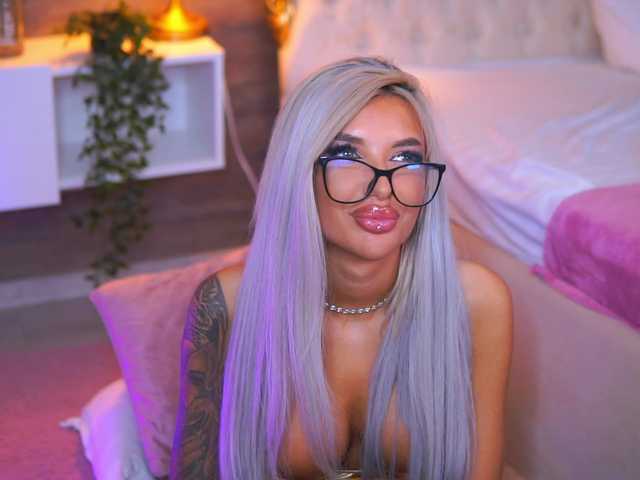 JuicyJessye live cam on BongaCams