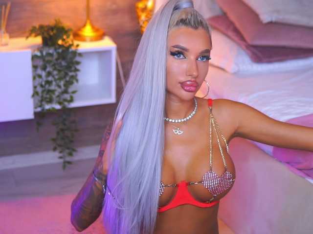 JuicyJessye live cam on BongaCams