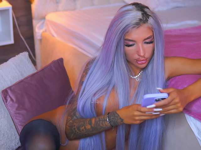 JuicyJessye live cam on BongaCams
