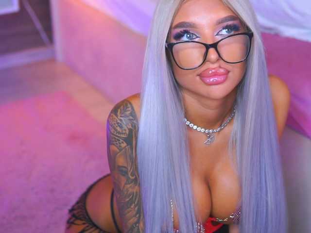 JuicyJessye live cam on BongaCams