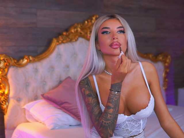 JuicyJessye live cam on BongaCams
