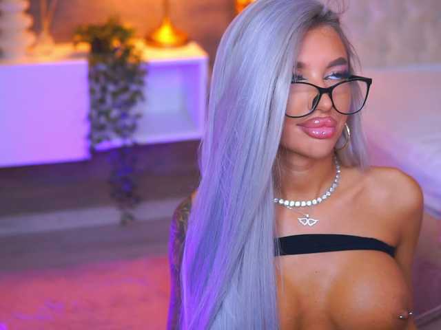 JuicyJessye live cam on BongaCams